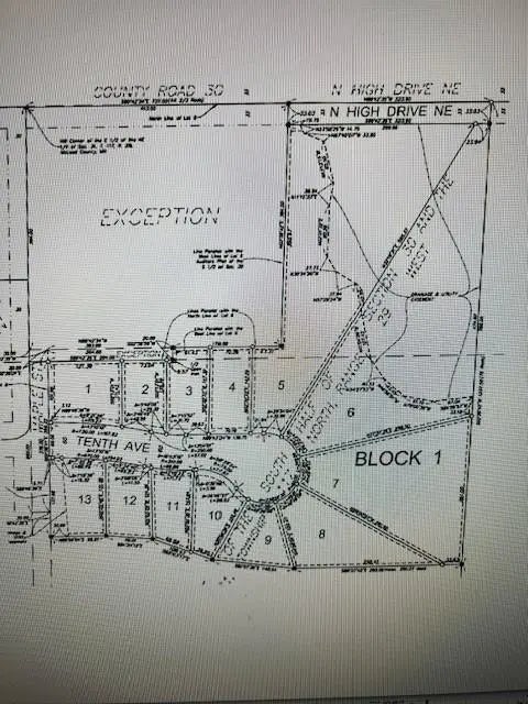 236 10th Avenue Ne, Hutchinson