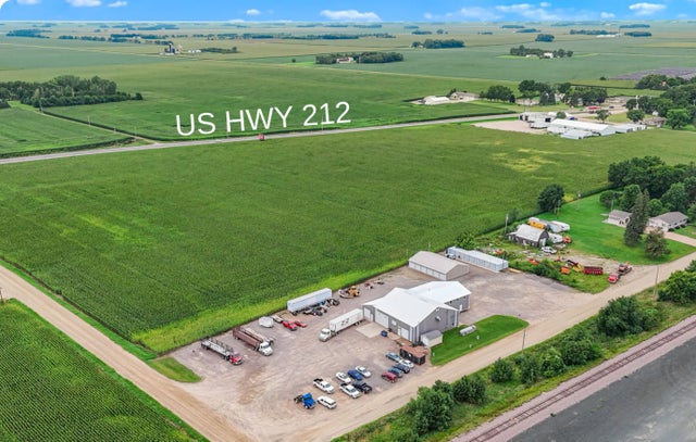 466 E Borden Avenue, Buffalo Lake