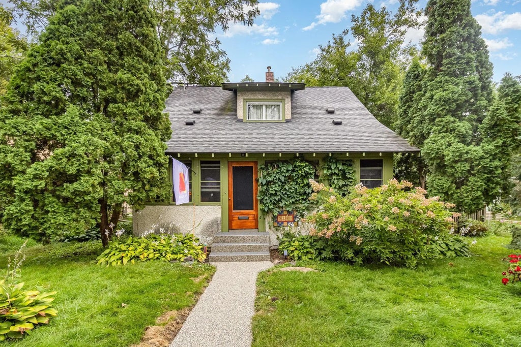 3241 42nd Avenue S, Minneapolis