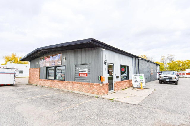 1436 Main Avenue N, Thief River Falls