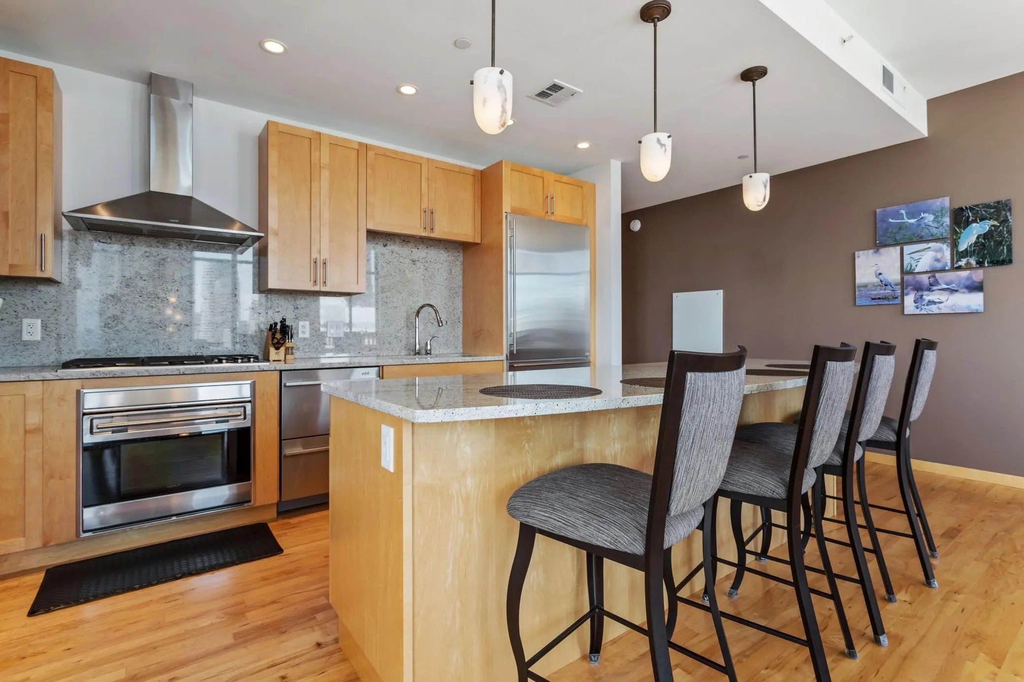 Photo of Listing #6694408