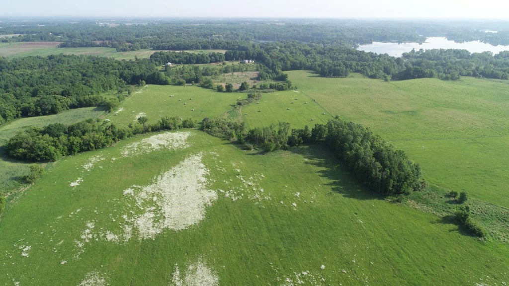 Xxxxx County Road Z, Trade Lake