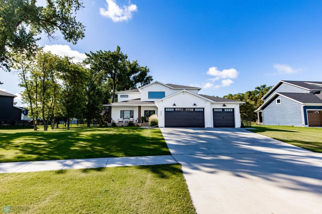 8852 Lost River Road, Horace