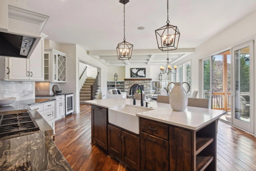 9716 Glacier Bay, Eden Prairie