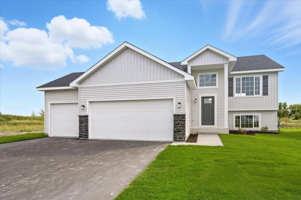 1004 Brandenburg Circle, Waverly