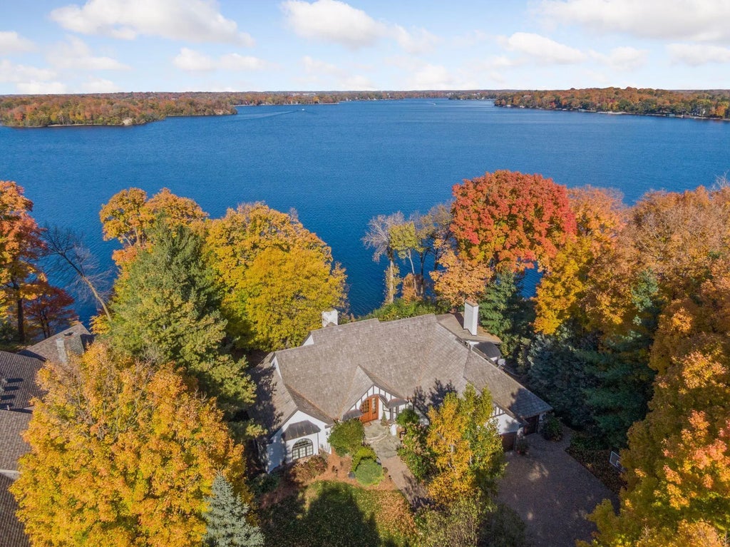 6425 Virginia Drive, Victoria