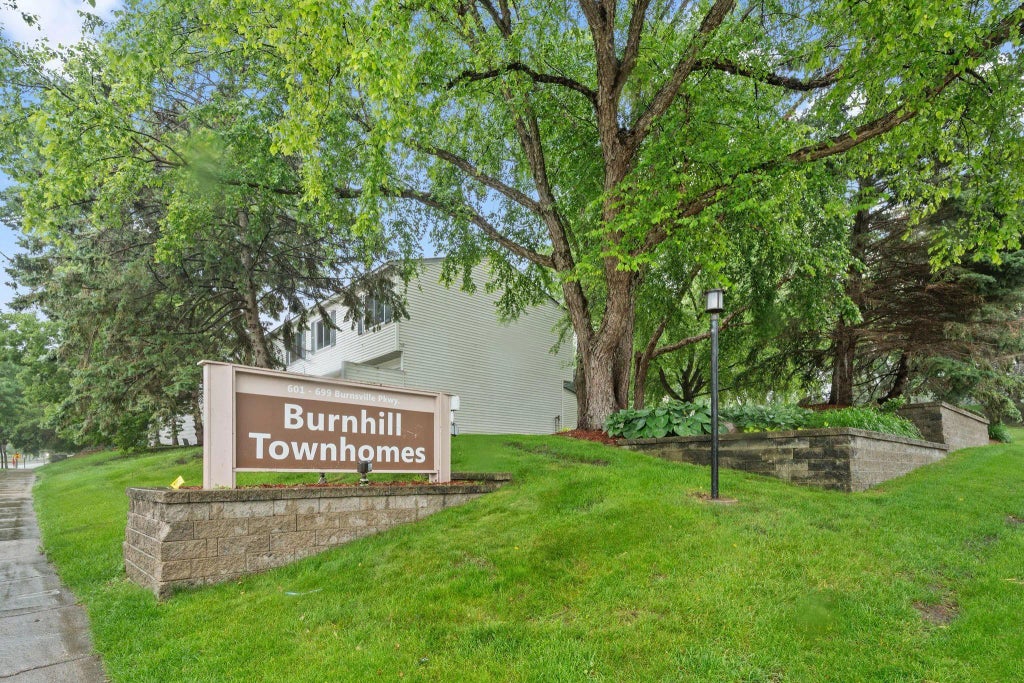 695 E Burnsville Parkway 19, Burnsville