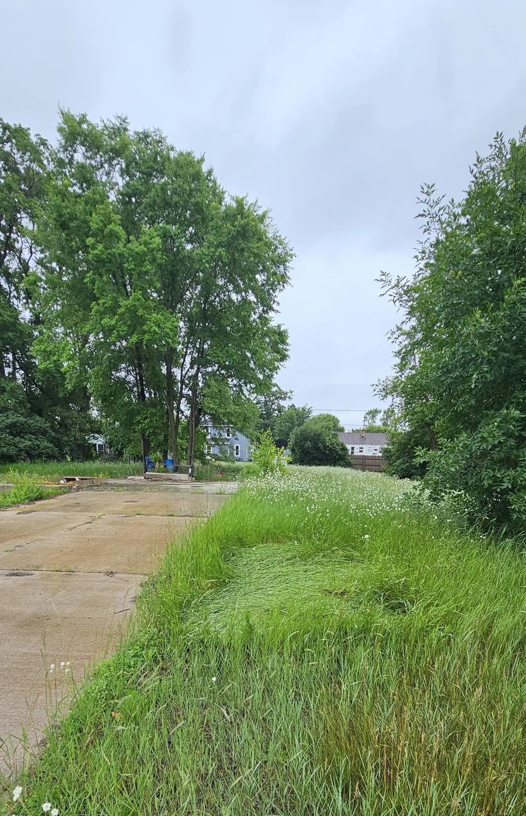 122 Wisconsin Avenue Se, Staples