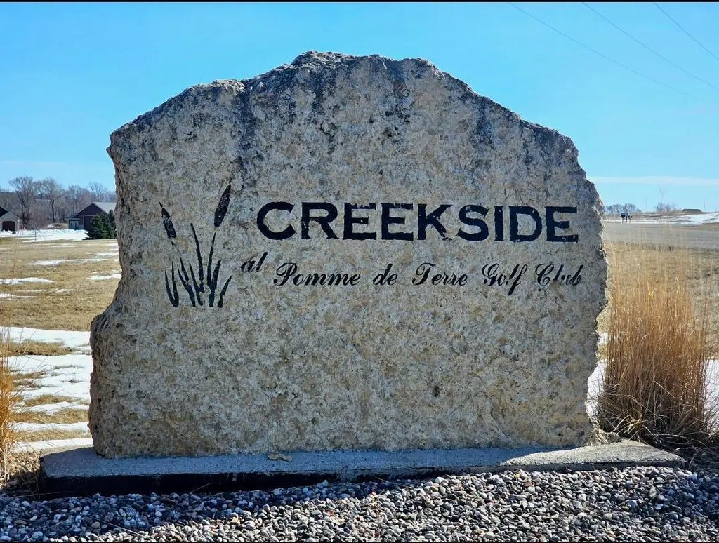 25322 Lucken Drive, Hancock