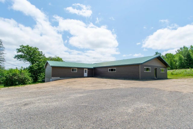 3296x Laplant Road, Grand Rapids