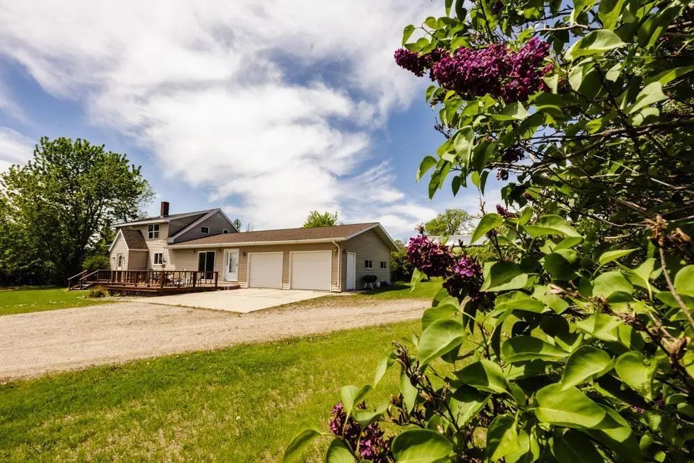 33247 County Highway 35, Maine Twp