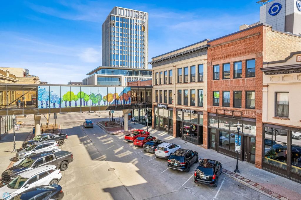 117 Broadway N 203, Fargo