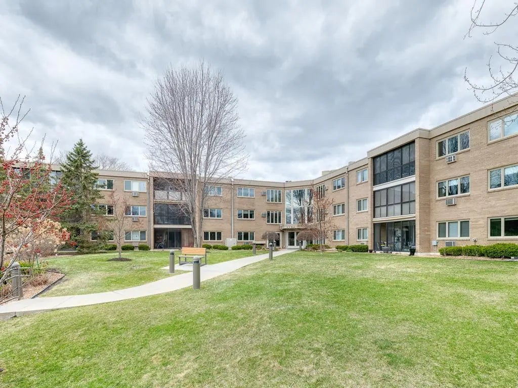 4360 Brookside Court 303, Edina
