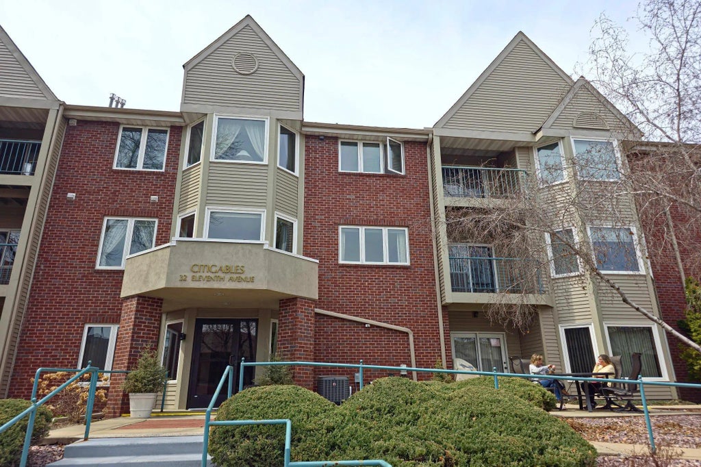 32 11th Avenue S 305, Hopkins