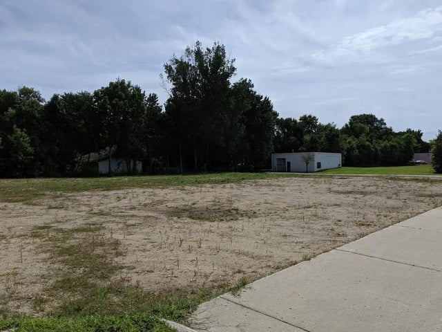 - 1st Street S, Willmar