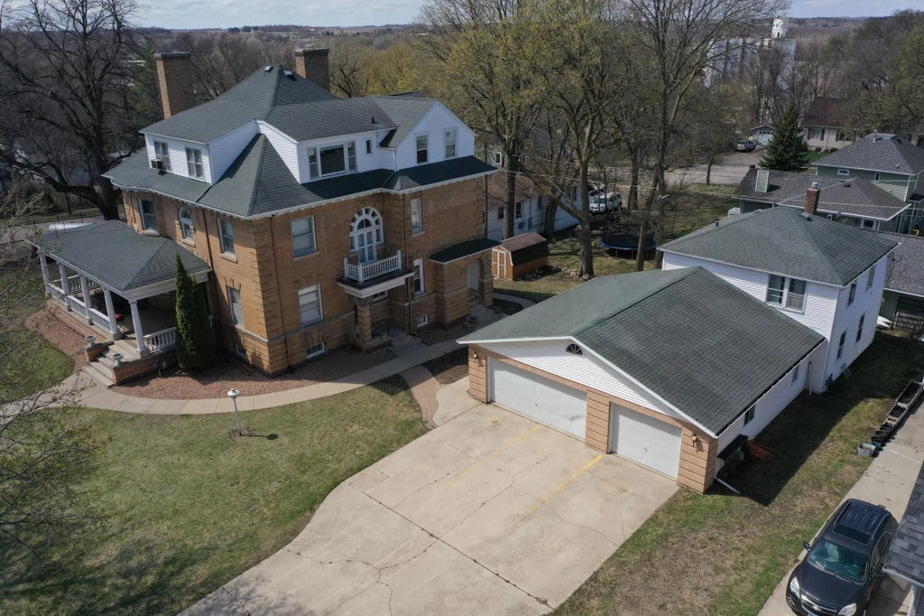 215 S 5th Street, Montevideo