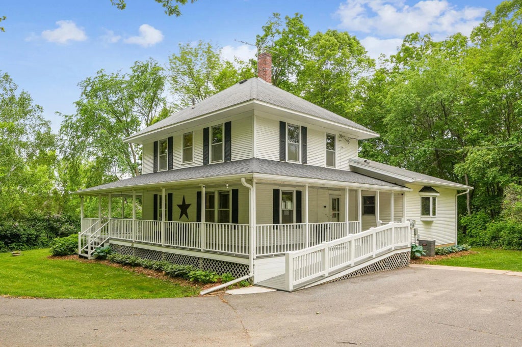 3220 50th Avenue, Knapp