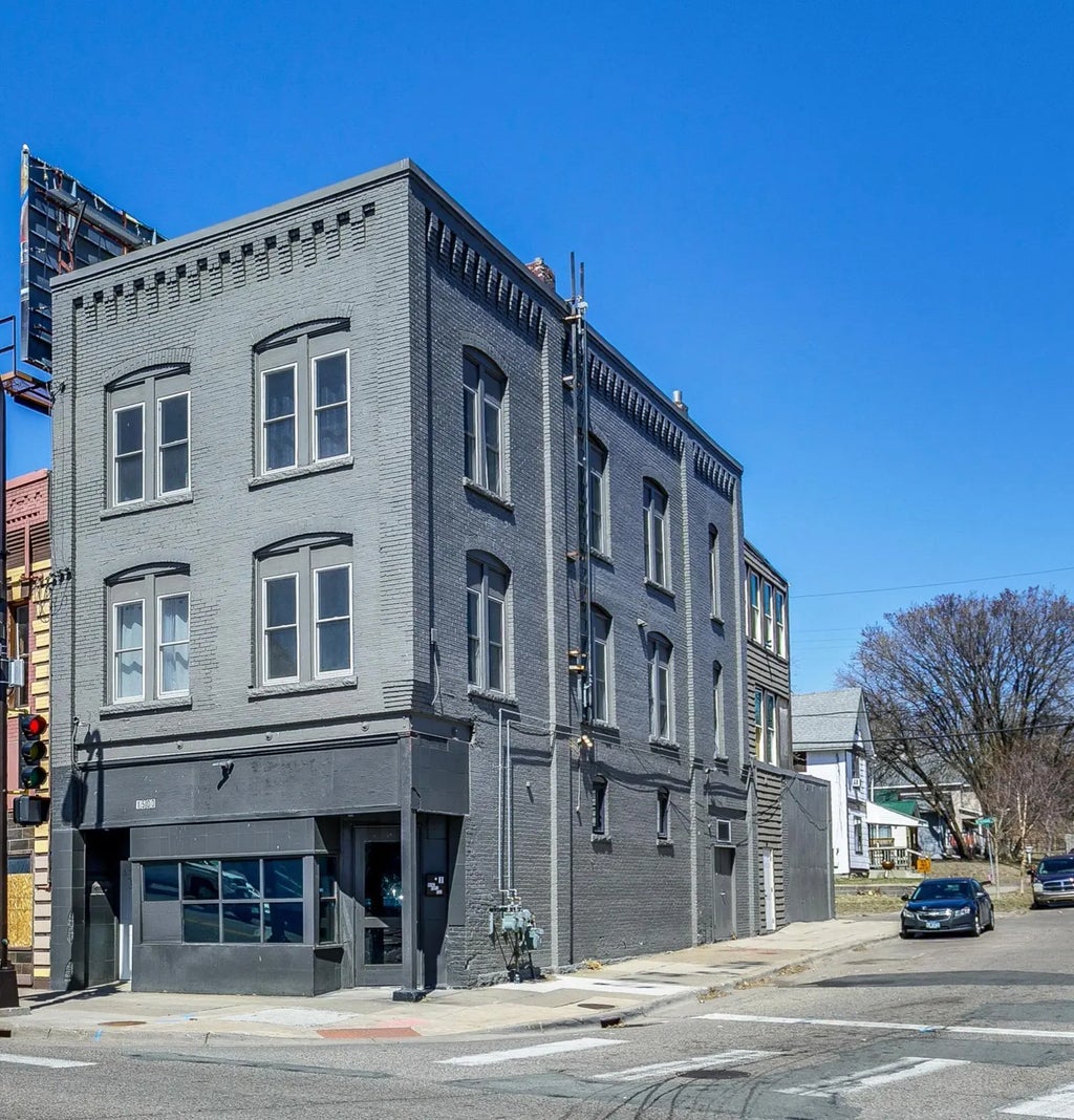 1500 W Broadway Avenue, Minneapolis