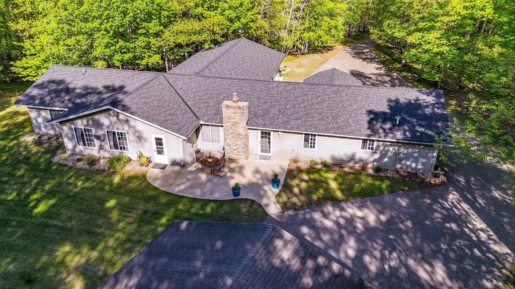 16051 Leisure Drive, Burlington Twp