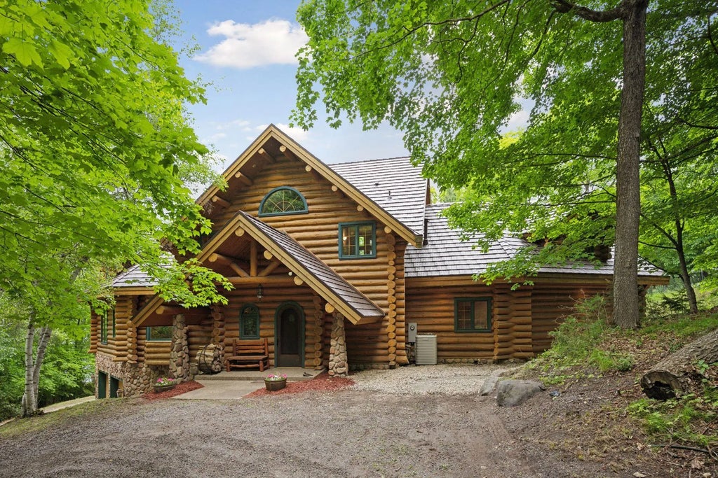 6070 Pilger Avenue Nw, Annandale