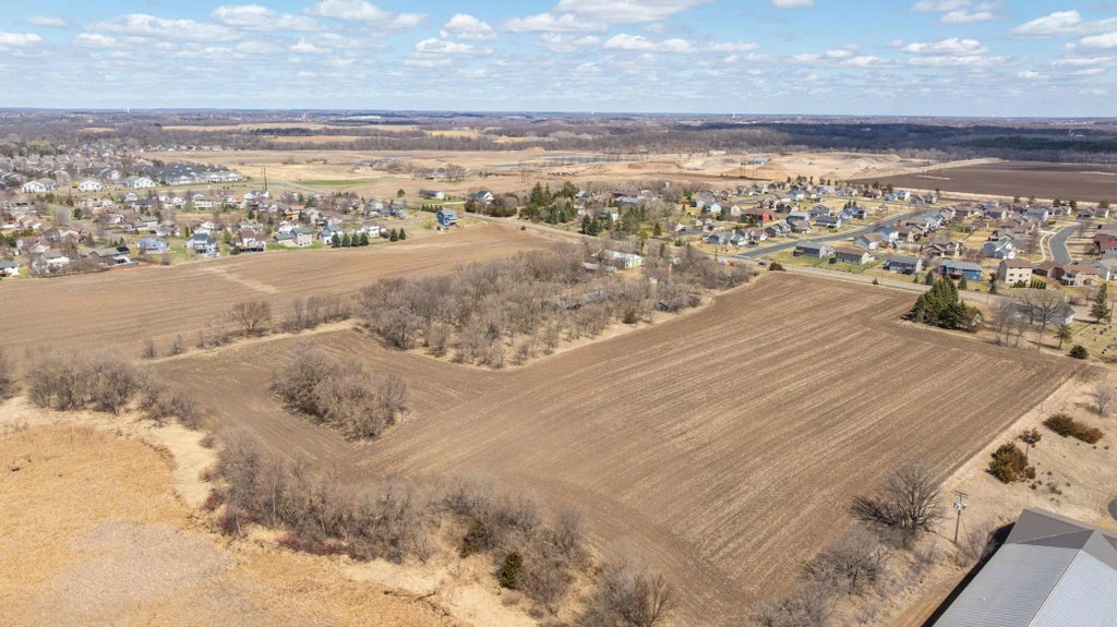 1112 River Road Ne, Hanover