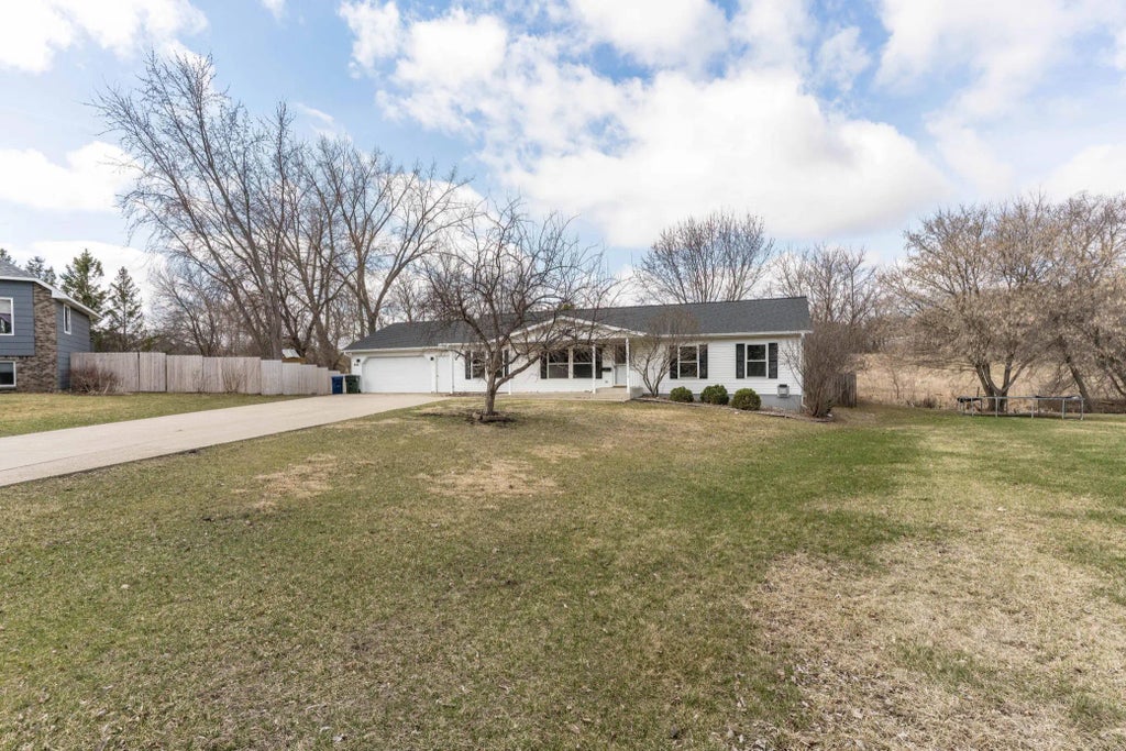 912 Meadow Hill Lane, Fergus Falls