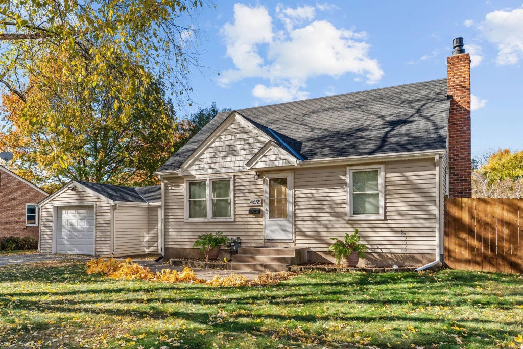 4655 Zane Avenue N, Crystal