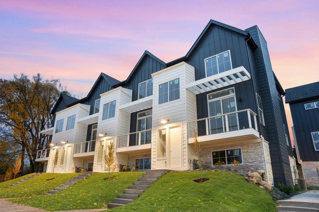 2515 Jansen Avenue, White Bear Lake