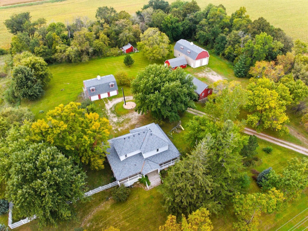 9085 Acorn Avenue, Helen Twp