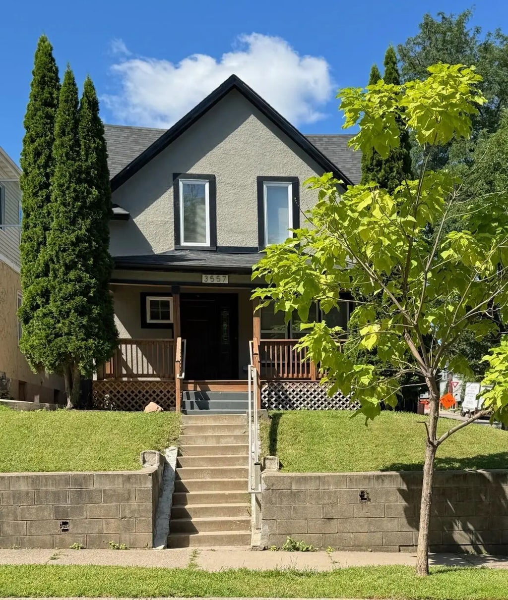 3557 Dupont Avenue N, Minneapolis