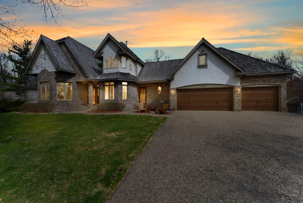 2300 Wildwood Court, Burnsville