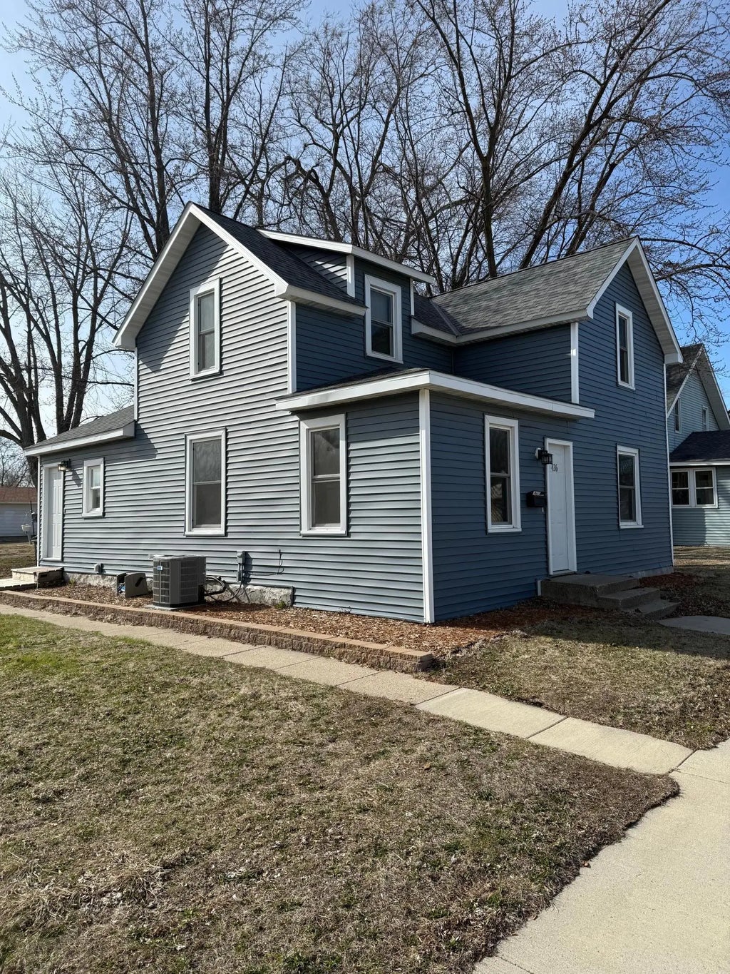 436 Adams Street Se, Hutchinson