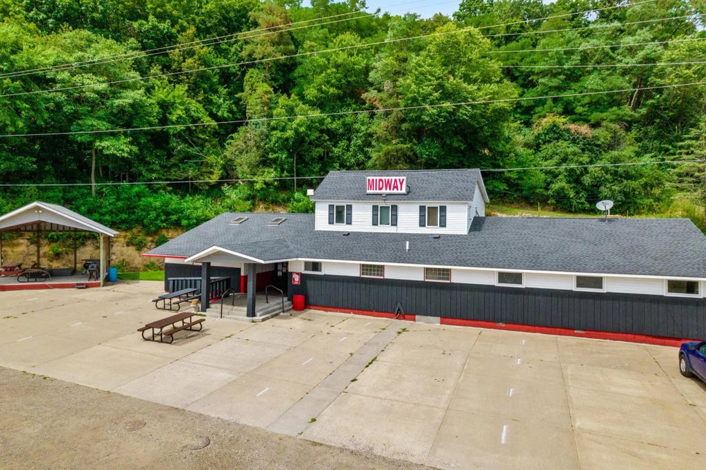 W626 Midway Road, Buffalo City