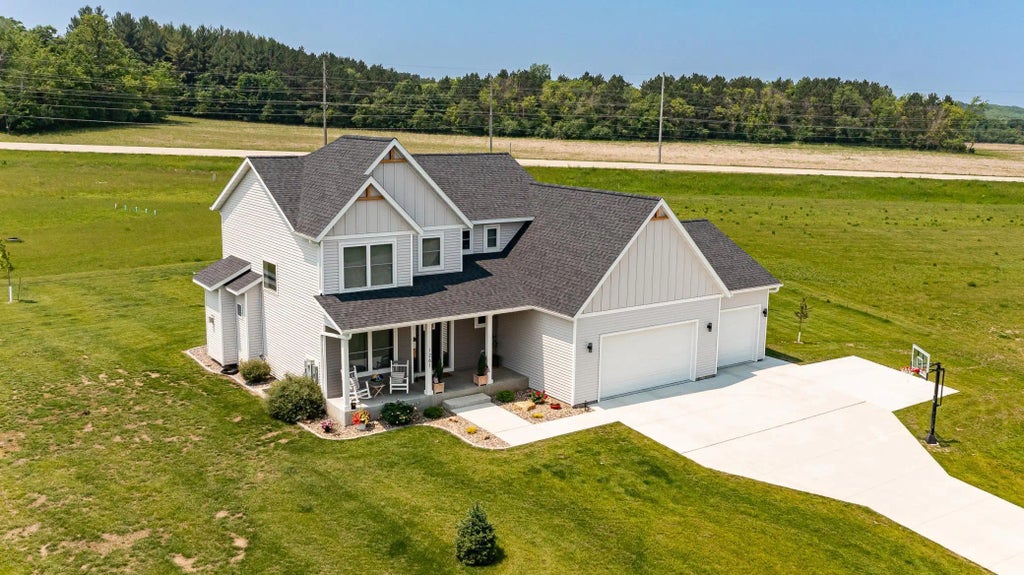 1261 Skyview Circle Nw, Rochester