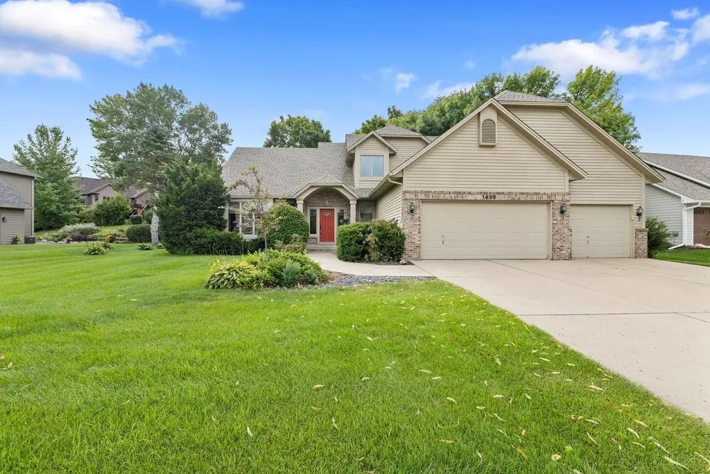 1405 Mayflower Drive, Northfield
