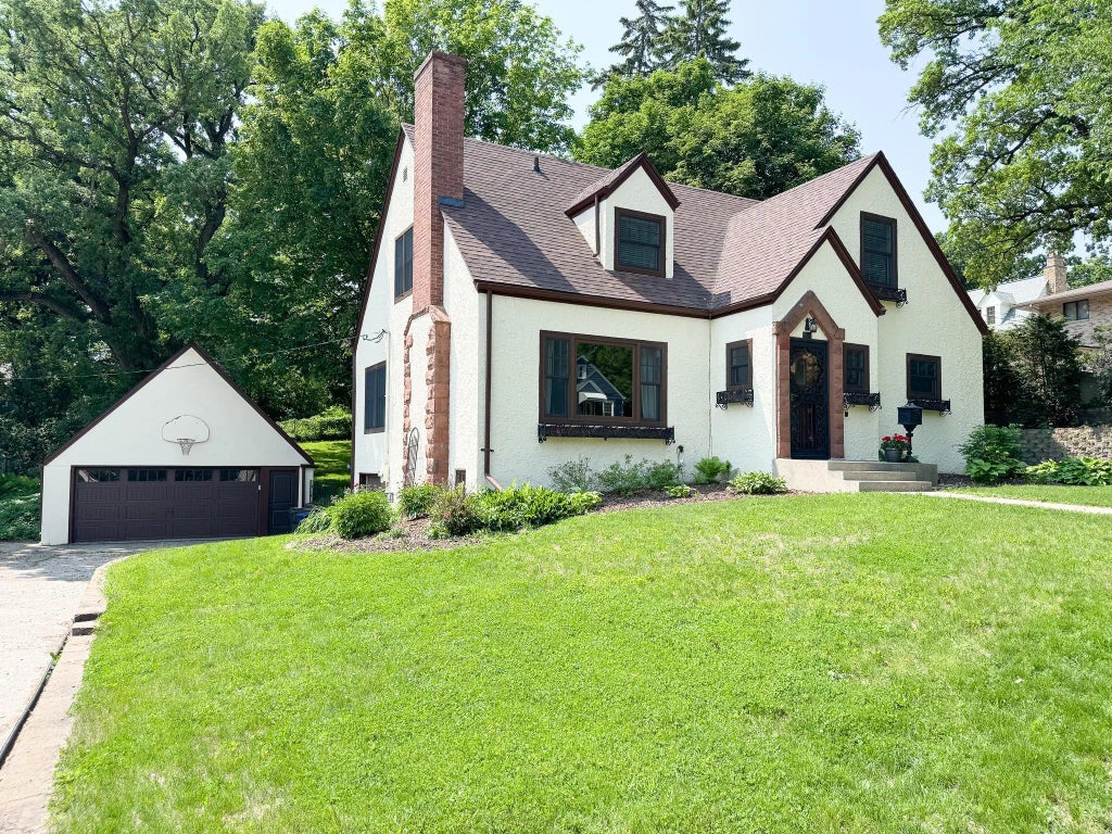 531 W Summit Avenue, Fergus Falls