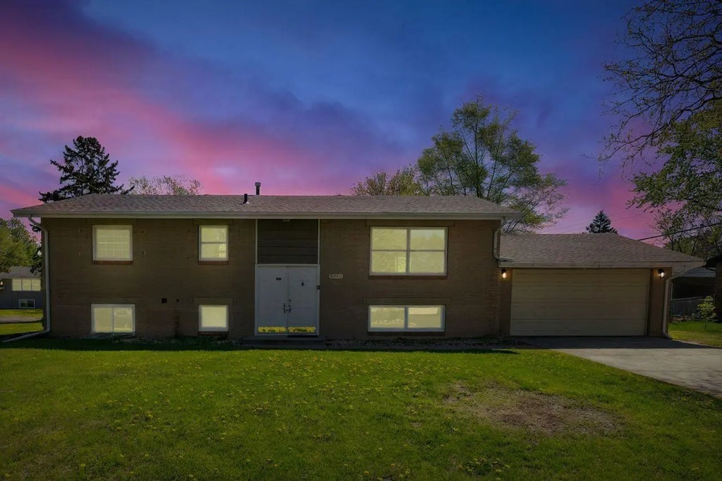 8040 Xenia Avenue N, Brooklyn Park