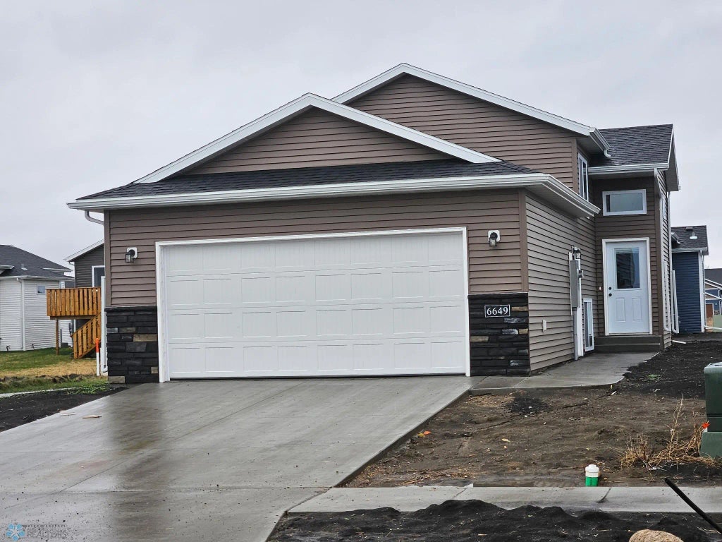 6649 Samuel Drive, Horace