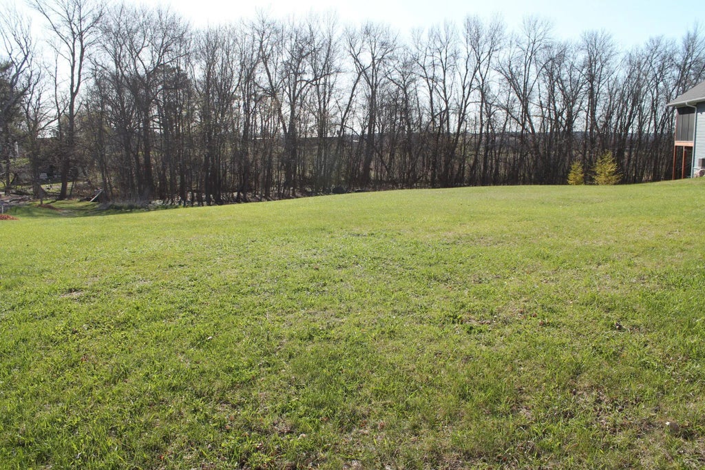 905 Orchard Heights Court, Faribault