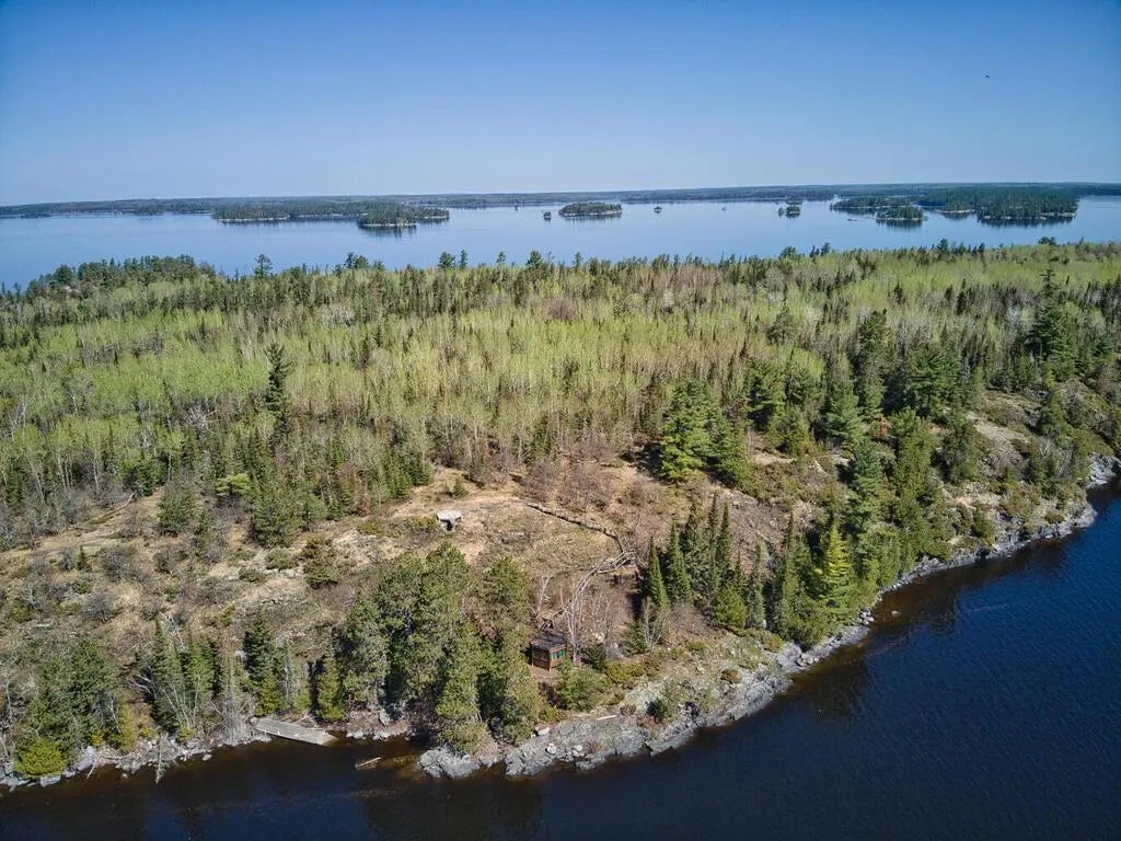 2116 Red Crest Island, International Falls