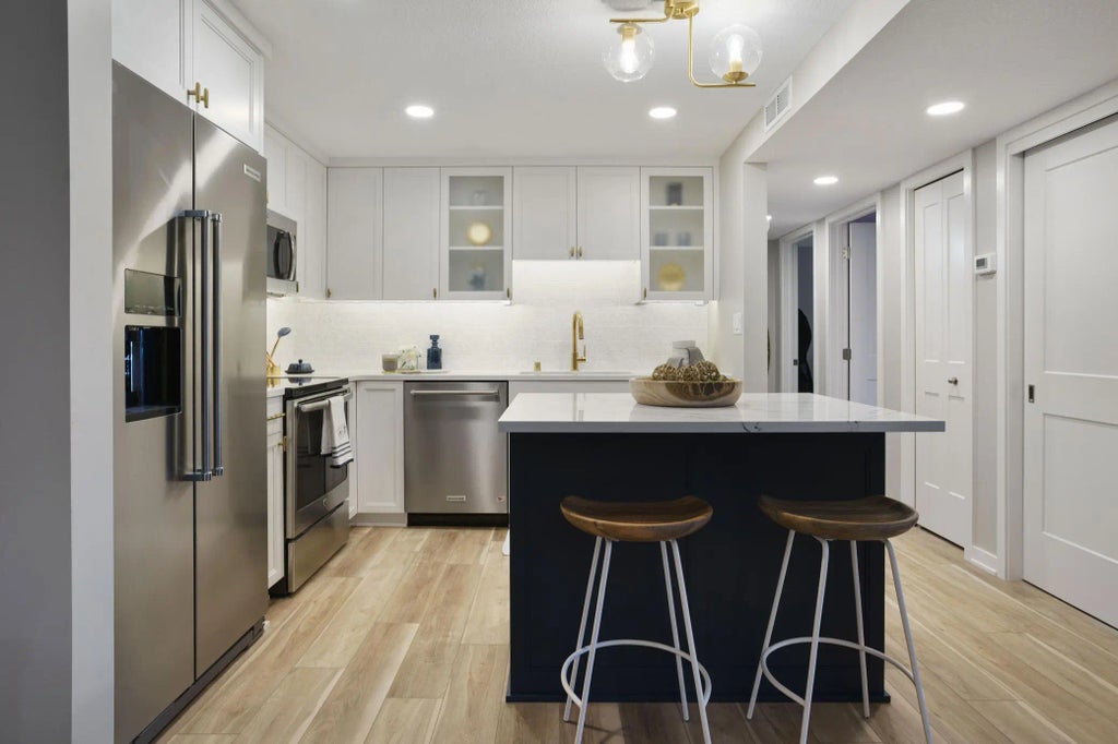 4075 W 51st Street 302, Edina