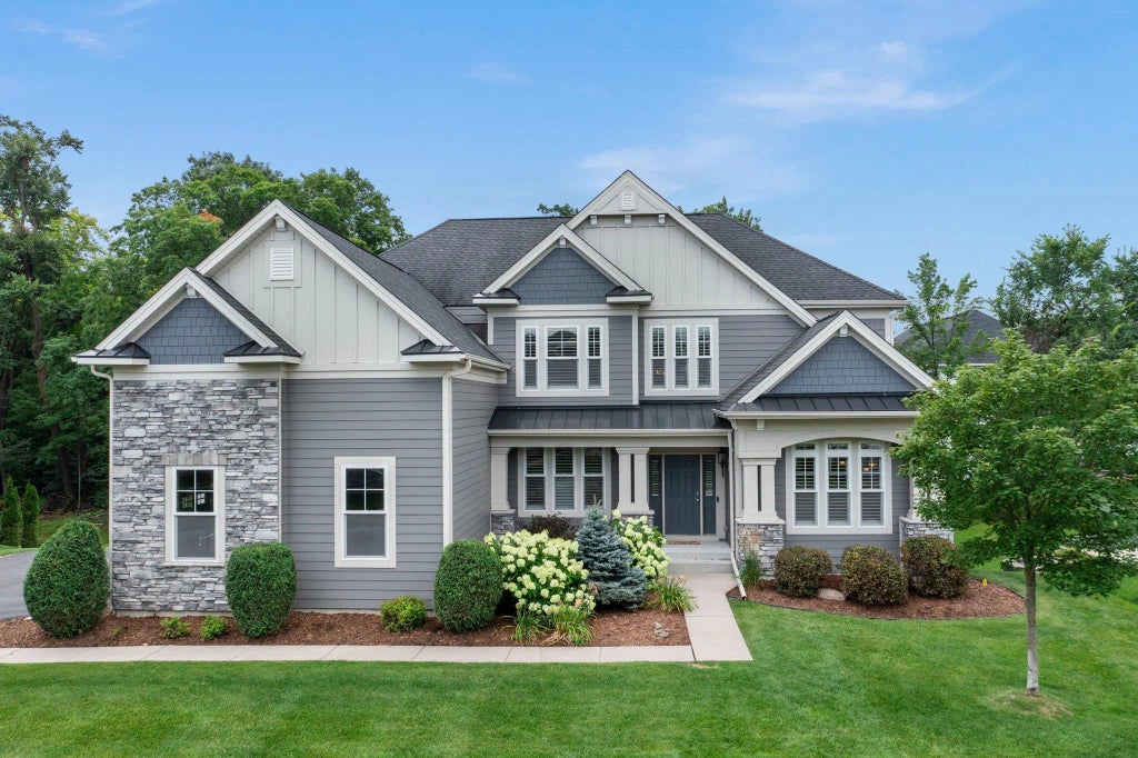 715 Lilium Trail, Medina