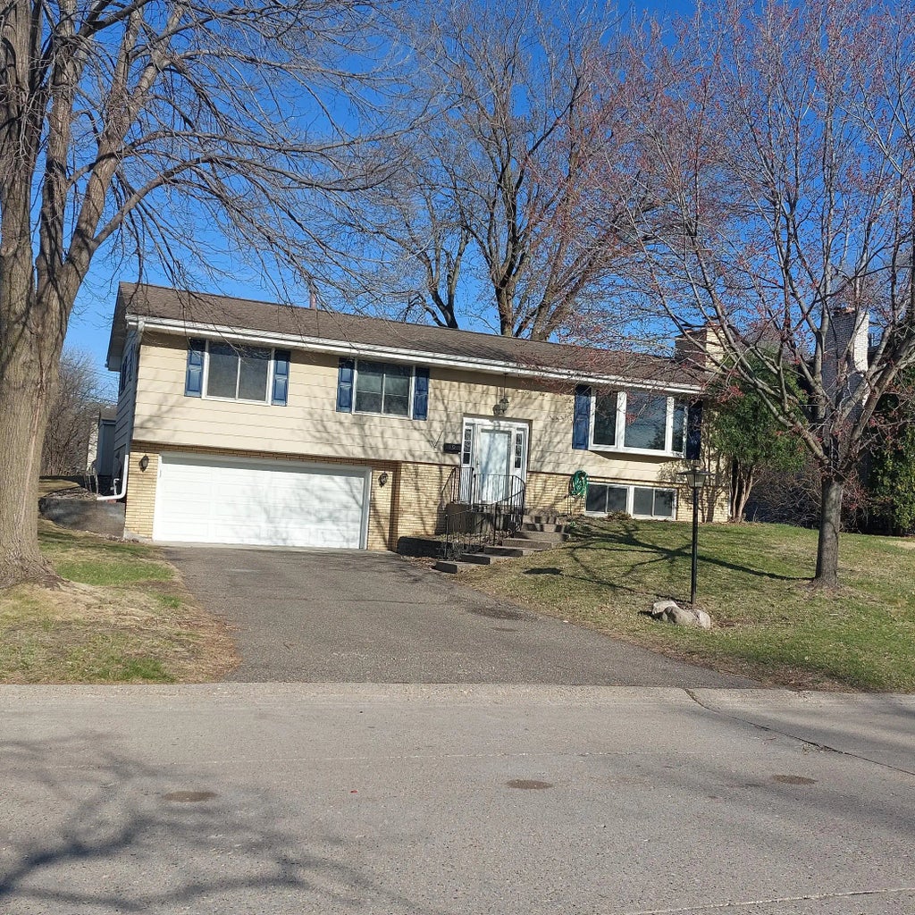 6325 Halifax Avenue S, Edina