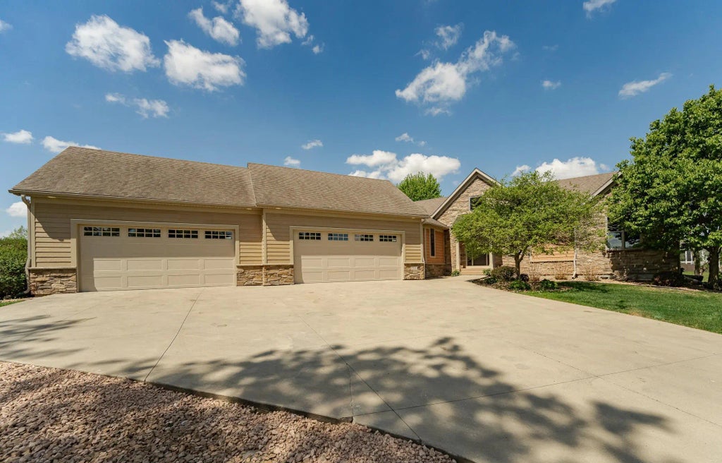 1315 Wicklow Lane Sw, Rochester