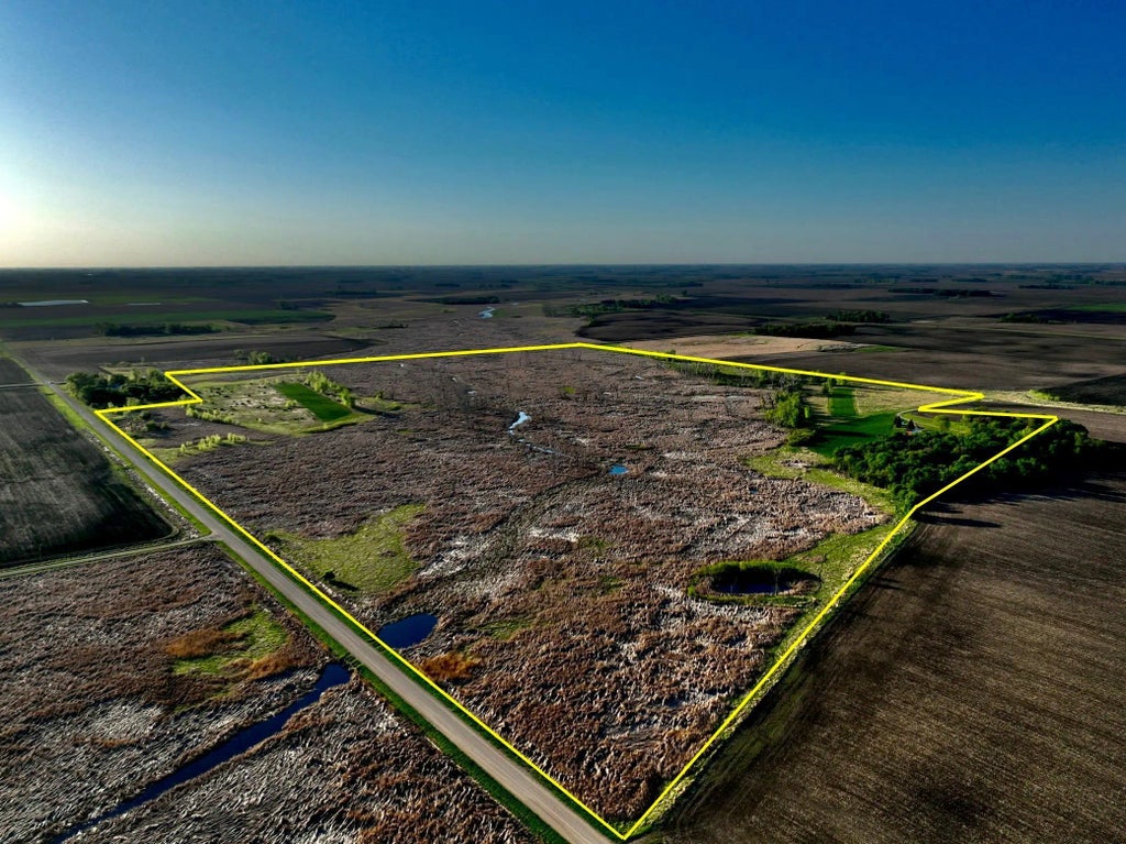 2200 216th Street, Hamlin Twp