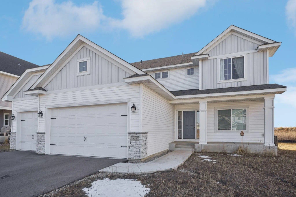 18357 Glacier Way, Lakeville