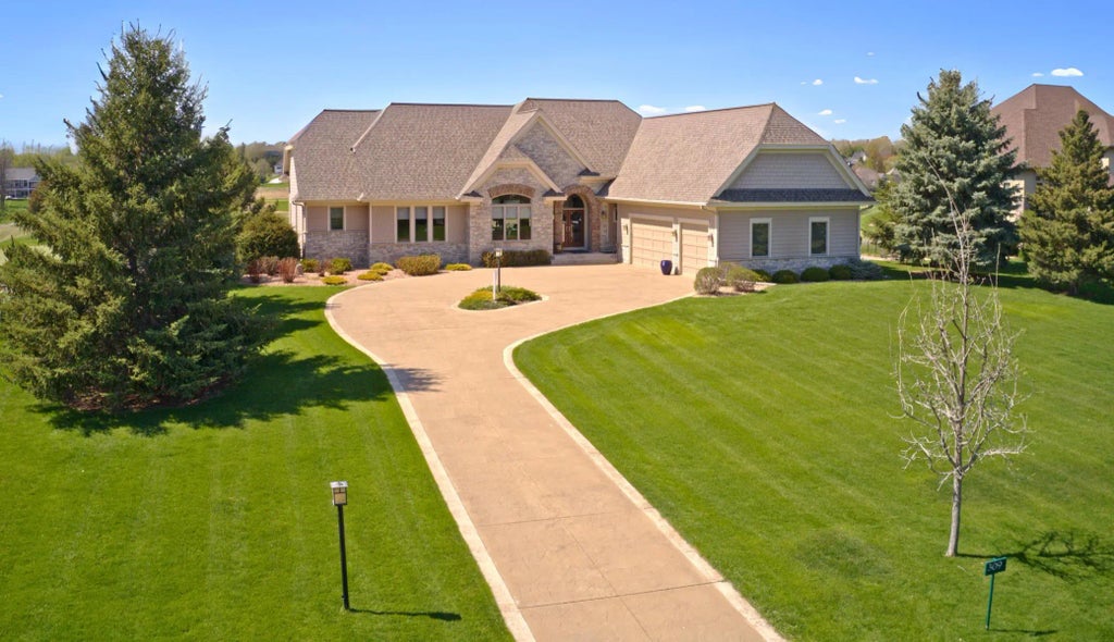 309 Lindsay Road, Hudson