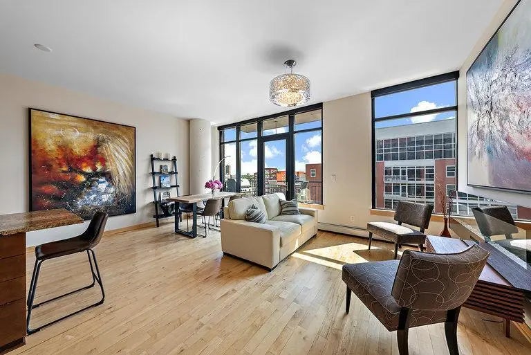 215 10th Avenue S 703, Minneapolis