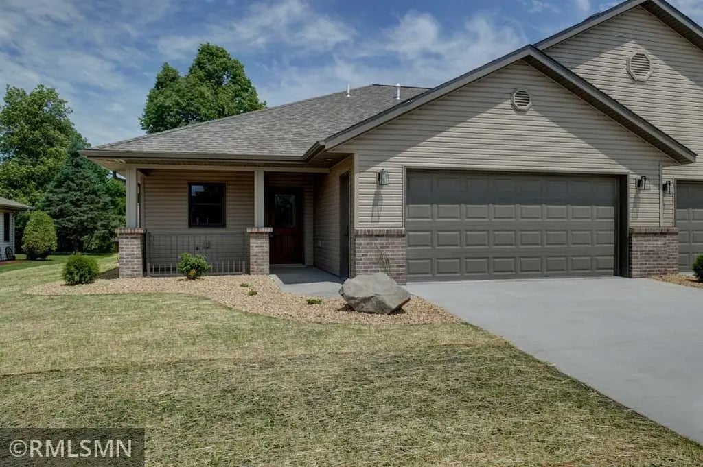 622 Pondhurst Drive, Amery