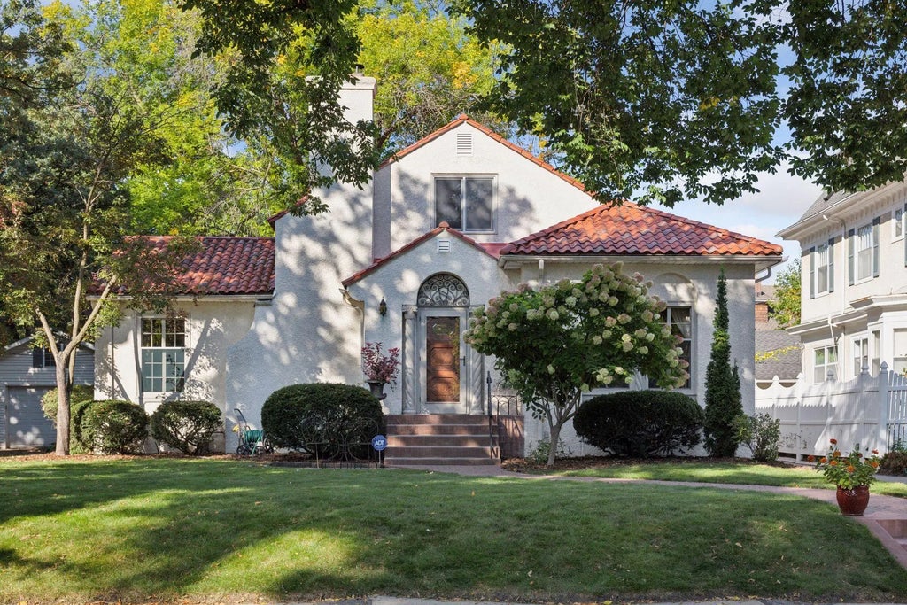 4608 Dupont Avenue S, Minneapolis